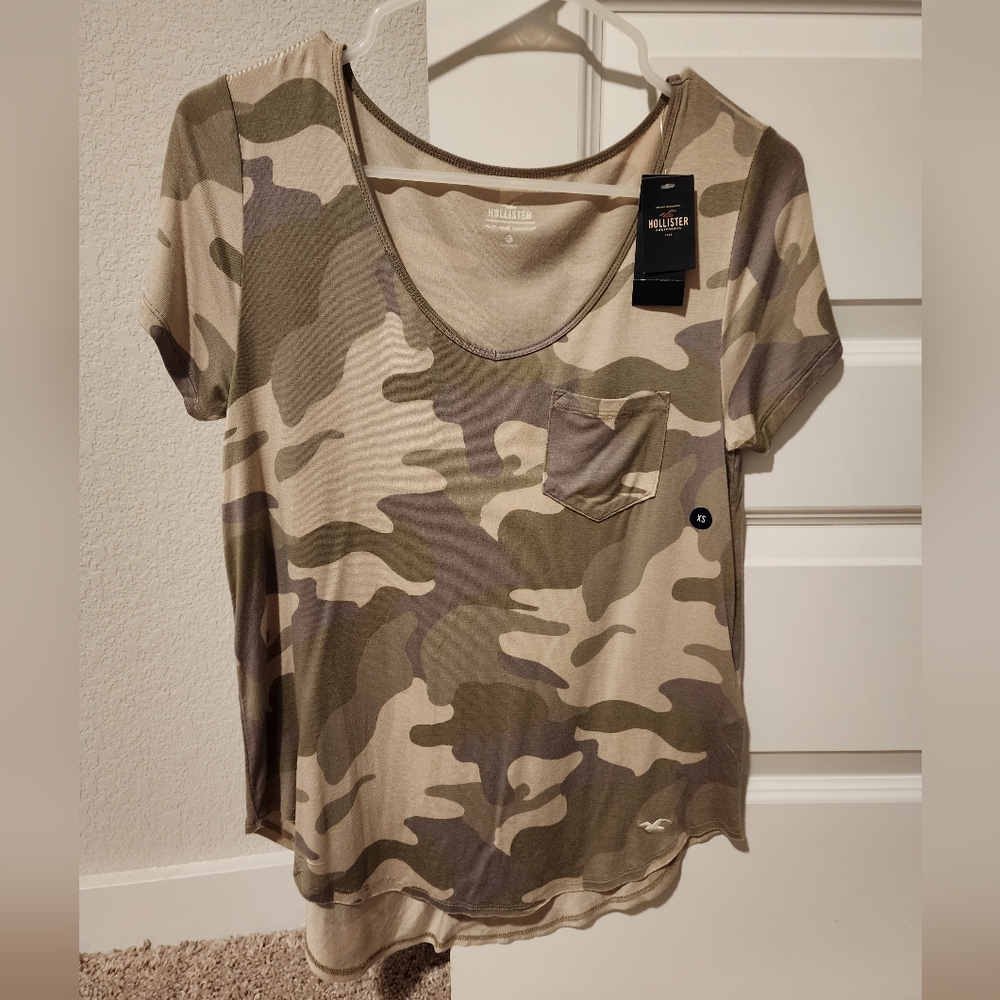 Hollister Must-Have collection tee